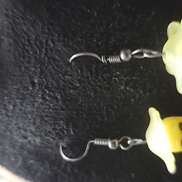 Handmade Skull Pirate Pierced Earrings w/Plastic Orange/ Yellow Skull Bead-NEW - Picture 4 of 4